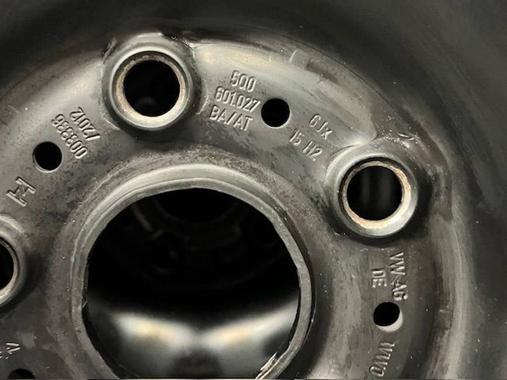 Volkswagen Golf ORIG.KOLA VČ POKLIC- 195/65/15