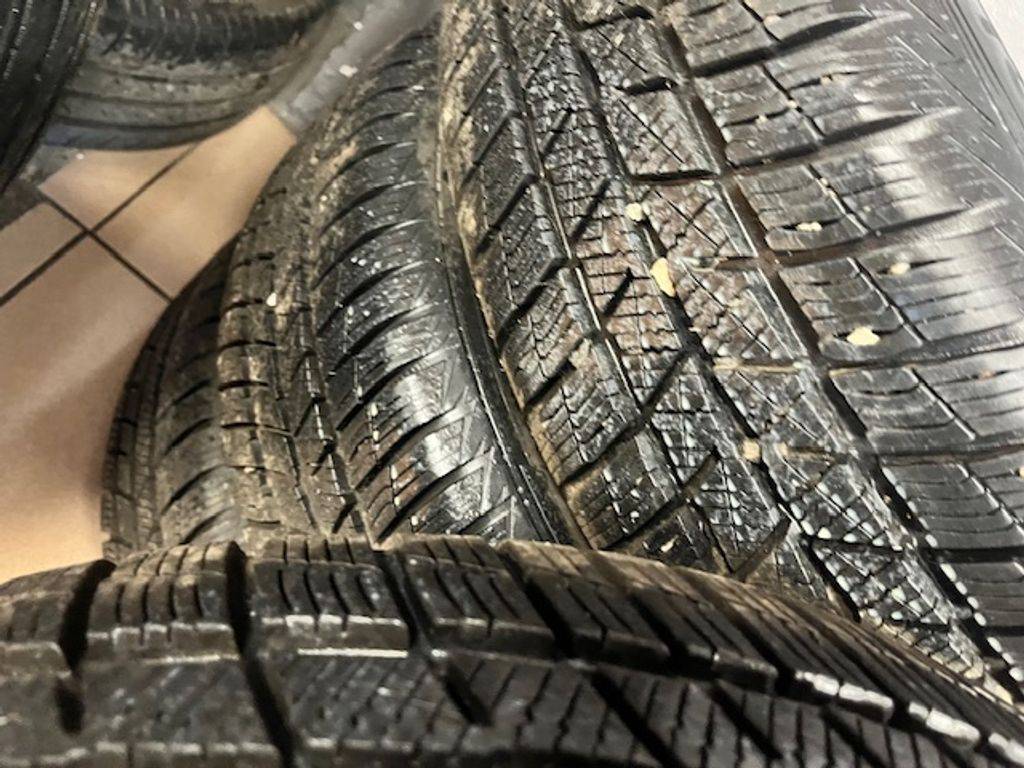 Škoda Octavia ORIG.KOLA VČ POKLIC- ZIMNÍ.PNE