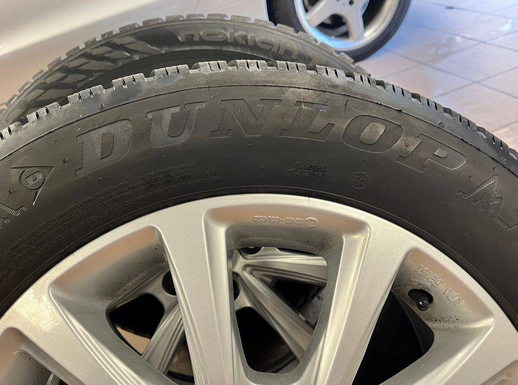 Škoda Karoq ZIMNÍ ALU.VČ. PNEU 215/60/16