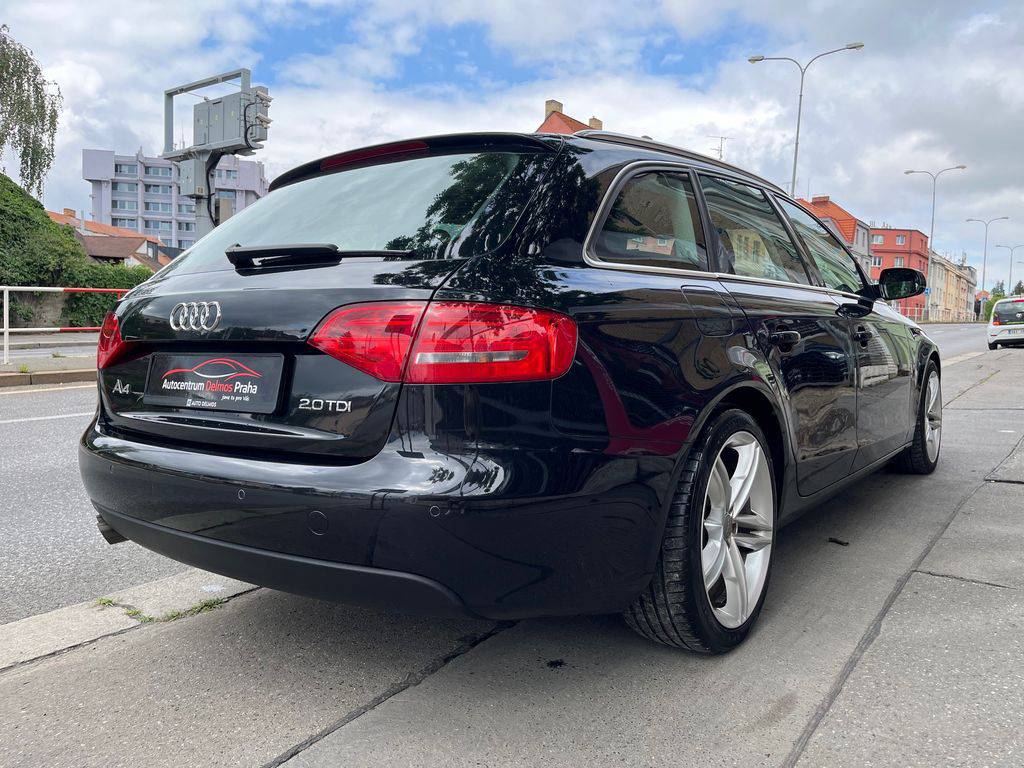 Audi A4 2.0TDI/2010/S.KNIHA,SPORT-140