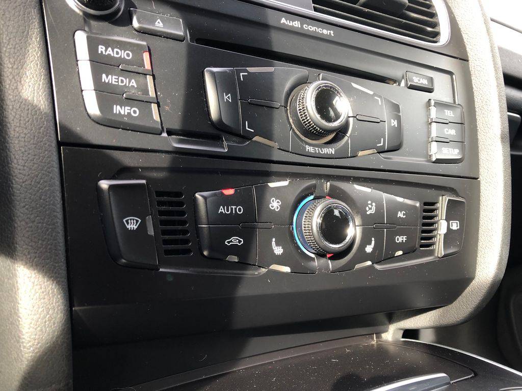 Audi A4 2.0TDI/2010/S.KNIHA,SPORT-140