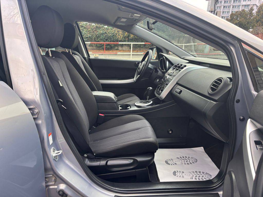 Mazda CX-7 2.3DISI-AT,1MAJ-4X2-S.KNIHA