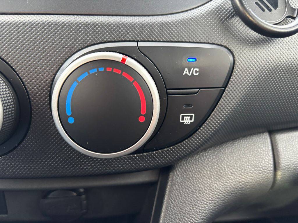 Hyundai i10 1.0i 49kW/2019/1MAJ,S-KNIHA