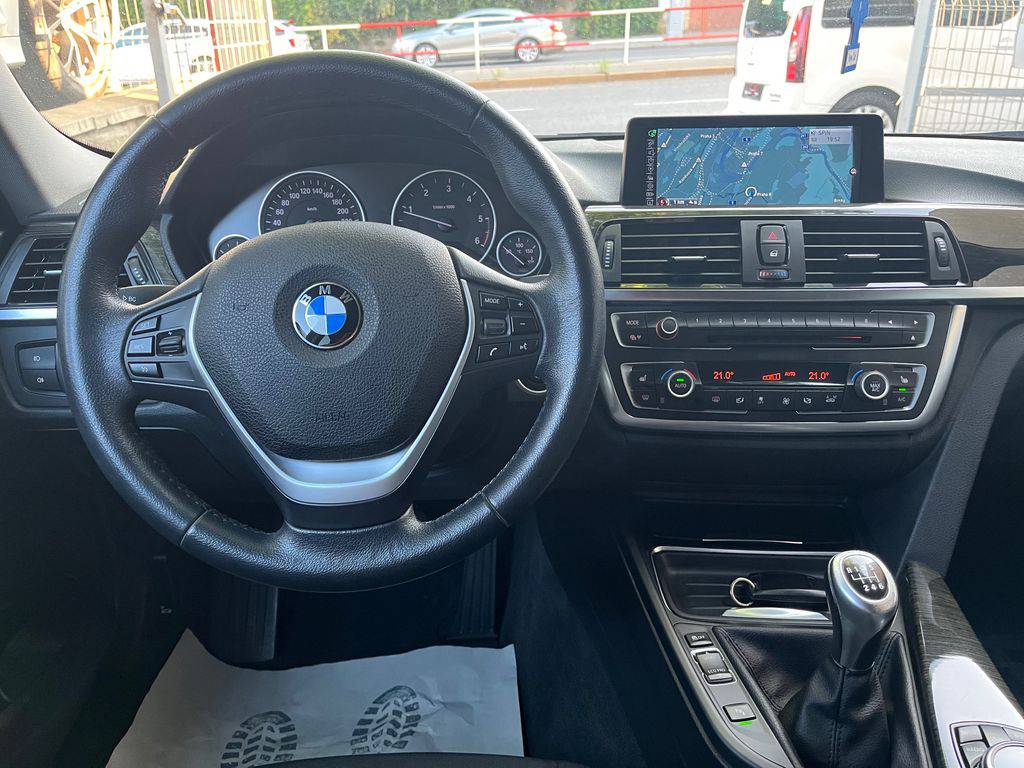 BMW 318 318d F31/2014/MAN6,1MAJ-ZÁRUKA