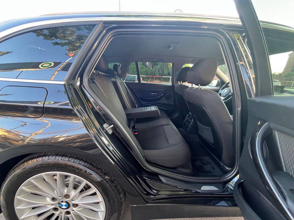 BMW 318 318d F31/2014/MAN6,1MAJ-ZÁRUKA