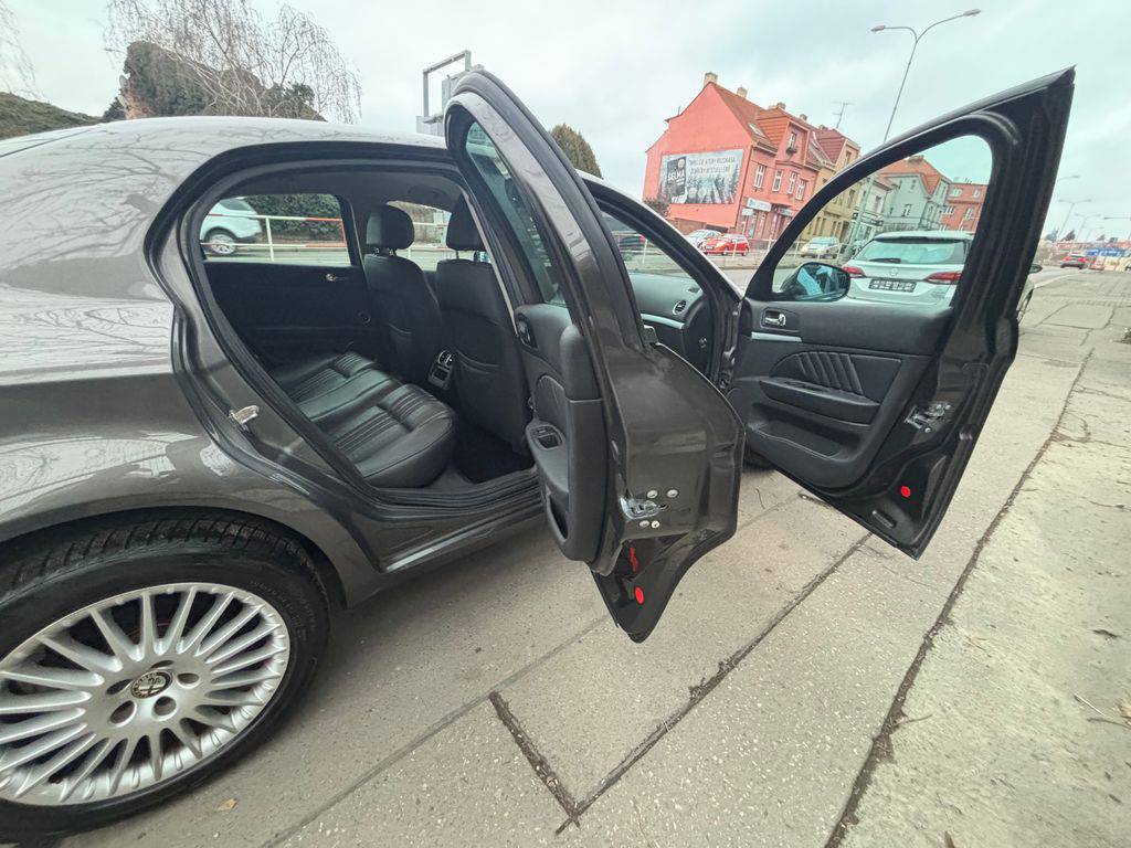 Alfa Romeo 159 1.9JTS 16V-Distinctive.MANUAL