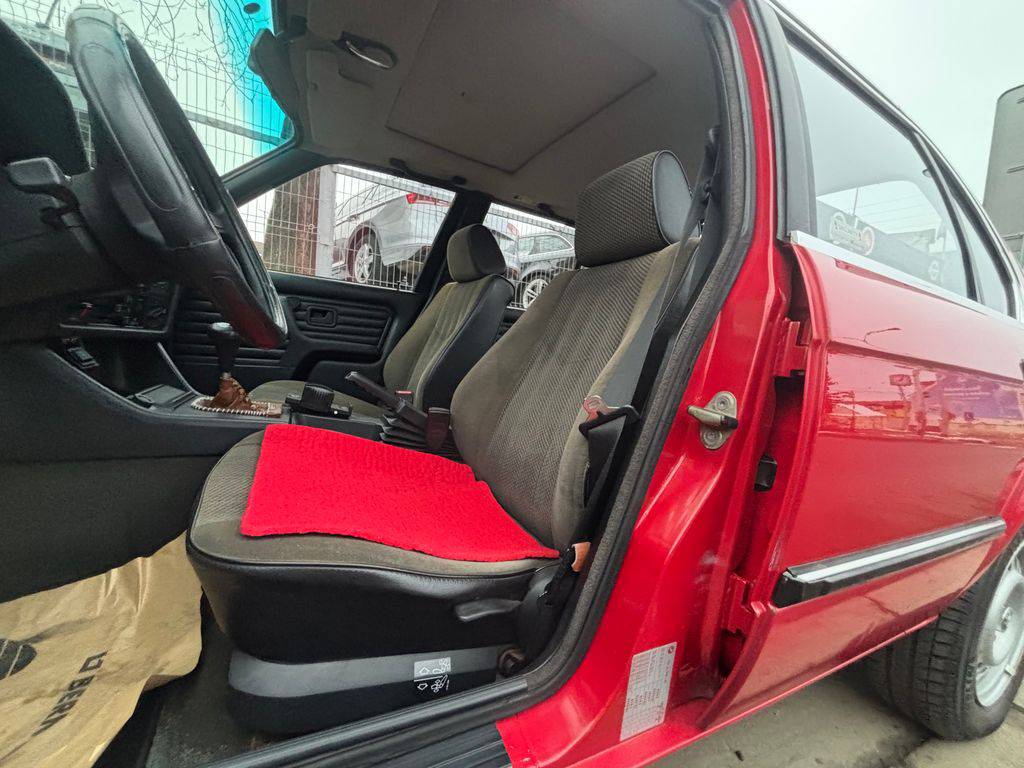 BMW 318 E30-318i/1986/2.maj. garážován