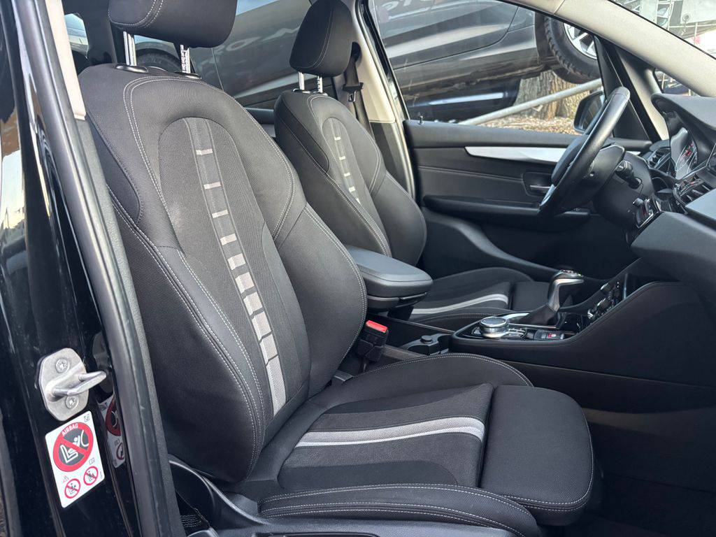 BMW 218 218d/2017/1MAJ-SPORT PACKET,ZÁ