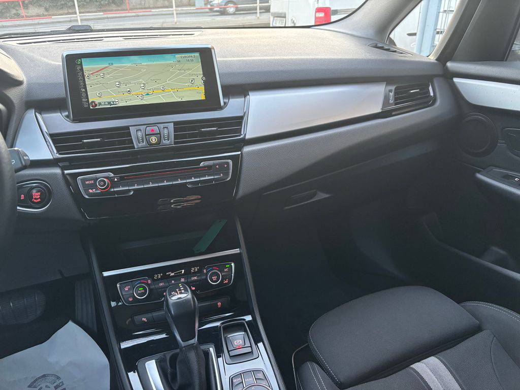 BMW 218 218d/2017/1MAJ-SPORT PACKET,ZÁ