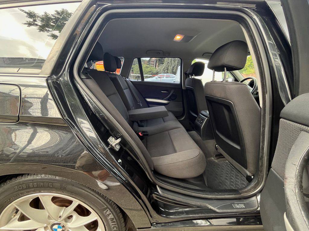 BMW 320 320d/2010/MAN6-2MAJ-WEBASTO