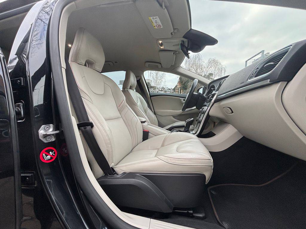 Volvo V40 D2/2016/AT-OCEAN RACE-ZÁRUKA24