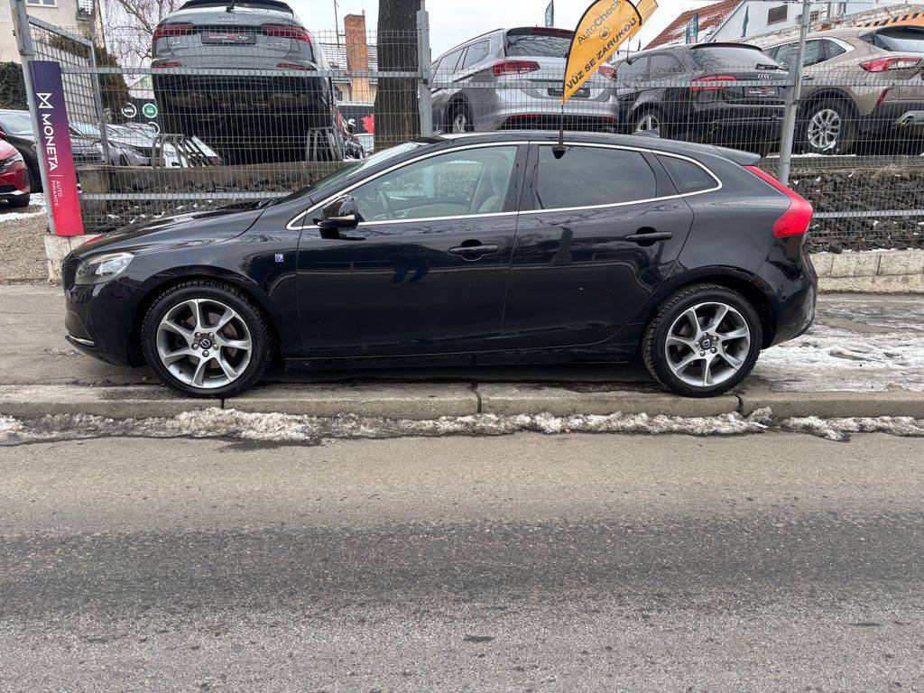 Volvo V40 D2/2016/AT-OCEAN RACE-ZÁRUKA24