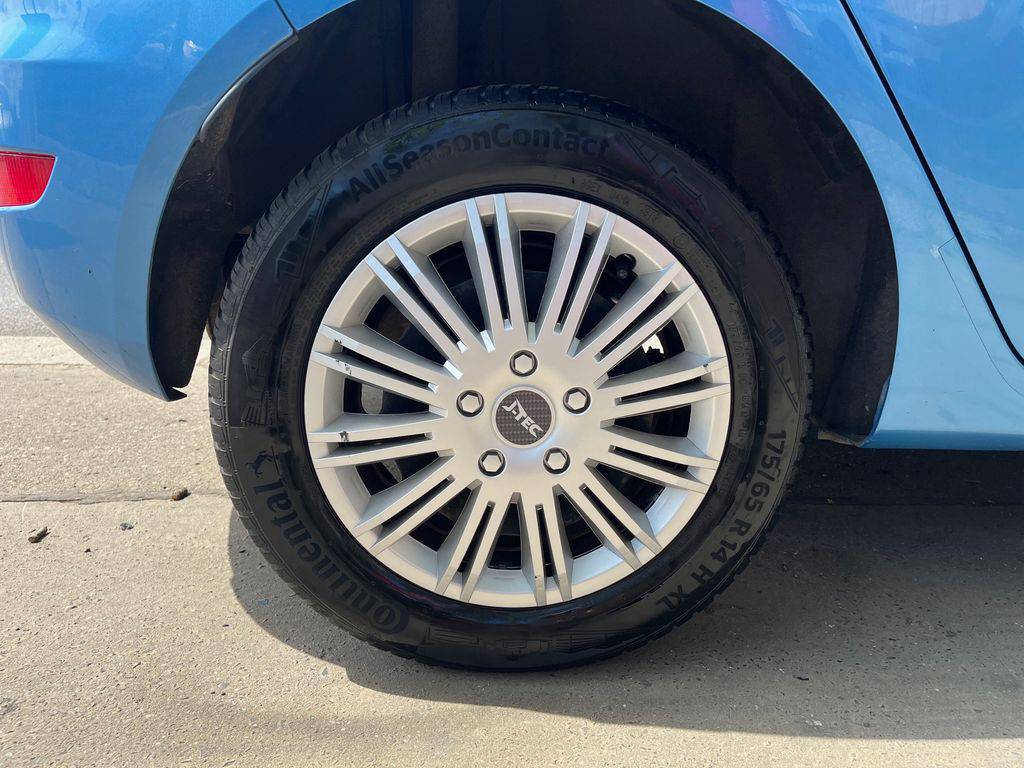 Ford Fiesta 1.25i 44KW/2011/1MAJ,ČR-S.KNIH