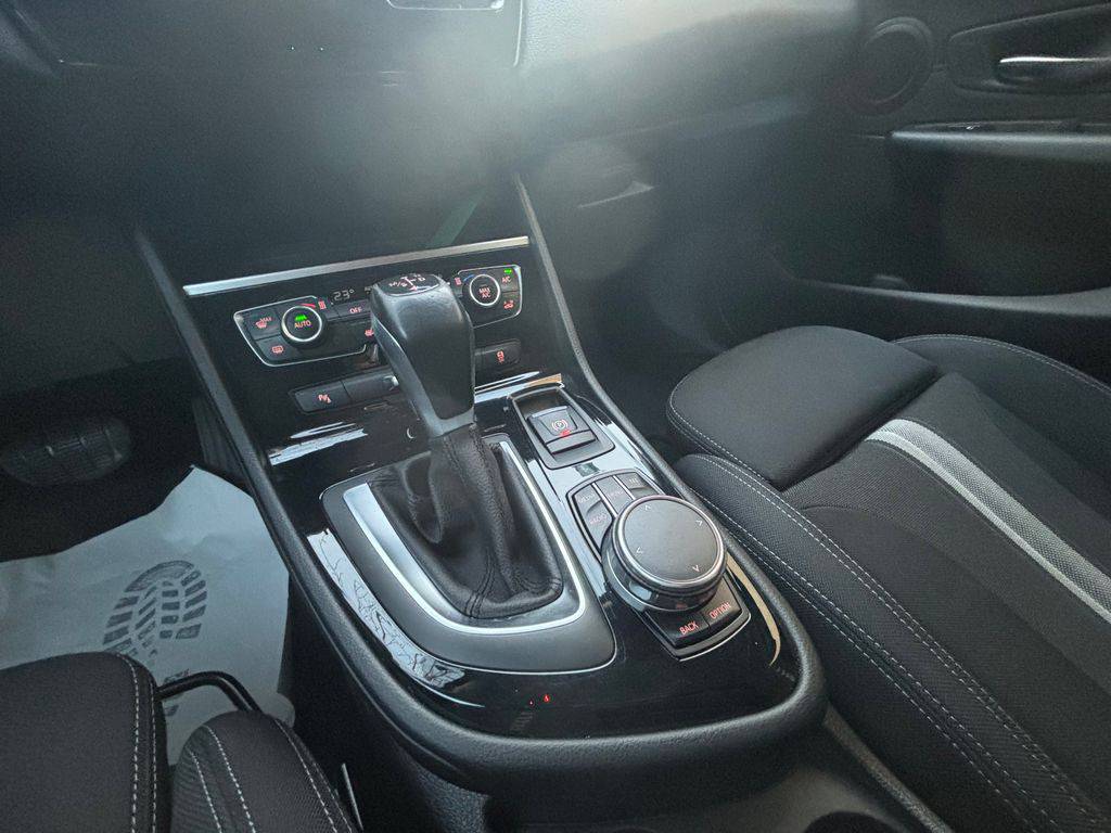 BMW 218 218d/2017/1MAJ-SPORT PACKET,ZÁ