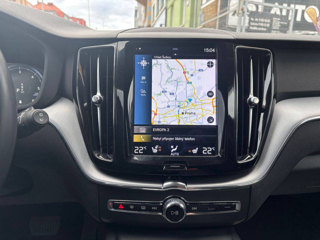 Volvo XC60 D4/2021/1MAJ.AT,TAŽ,MOMENTUM P