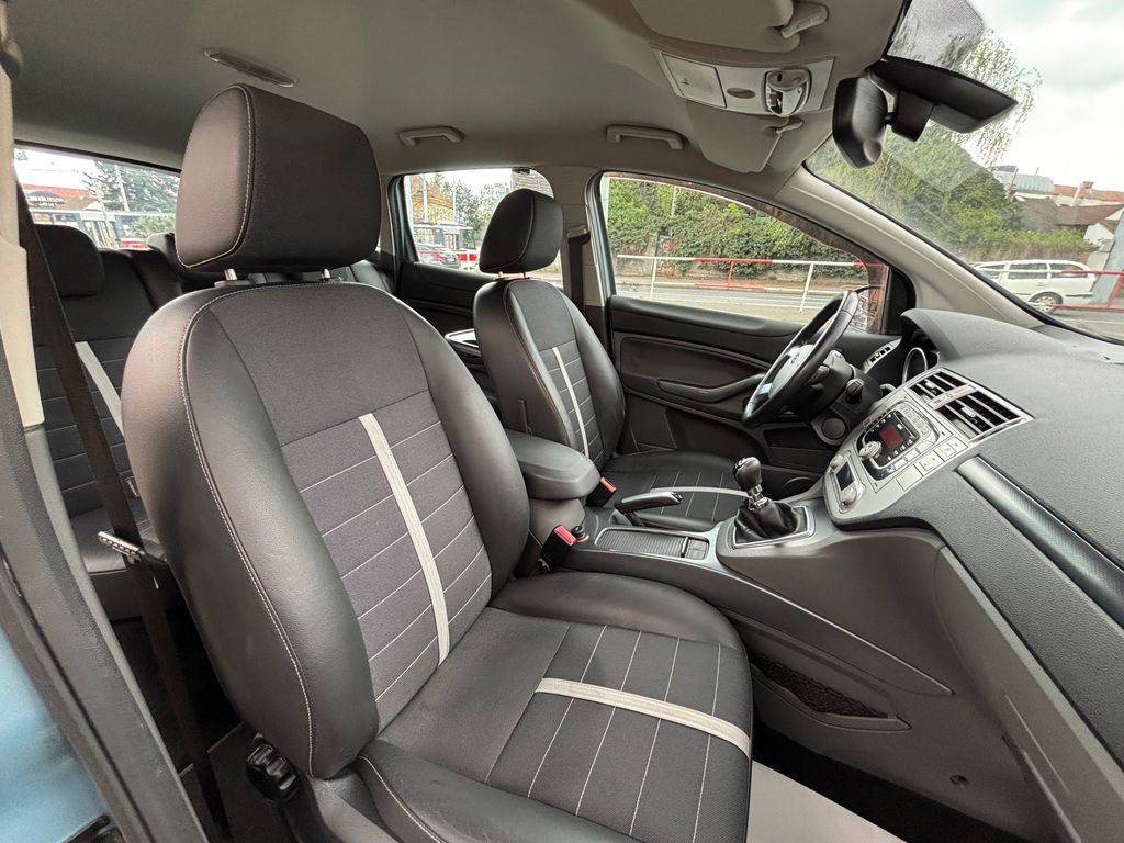 Ford Kuga 2.0TDCi/2010/ČR-4X4-TITANIUM