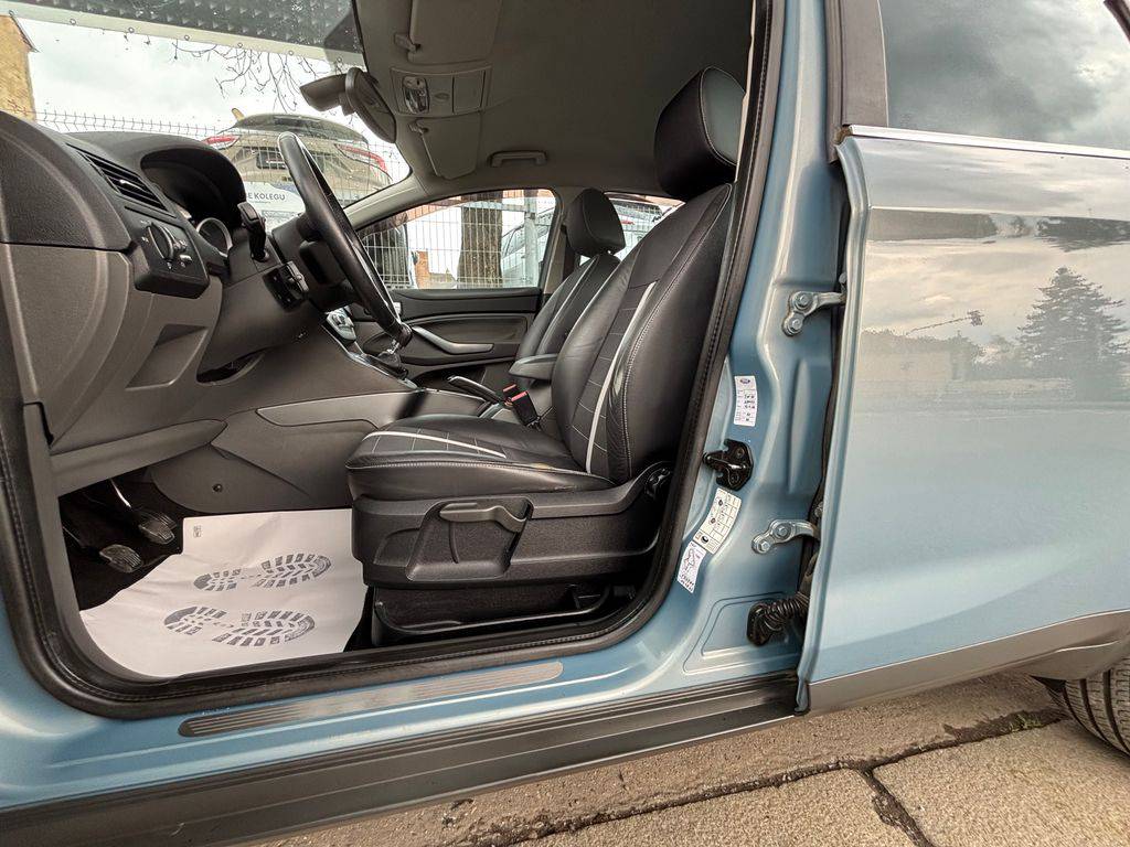 Ford Kuga 2.0TDCi/2010/ČR-4X4-TITANIUM