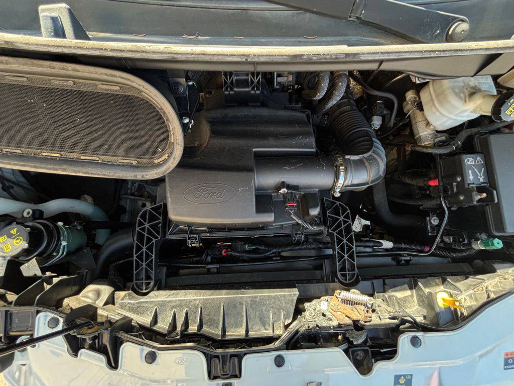 Ford Transit 2.2TDCi-L2H2-9MÍST-DPH-CZ-1MAJ