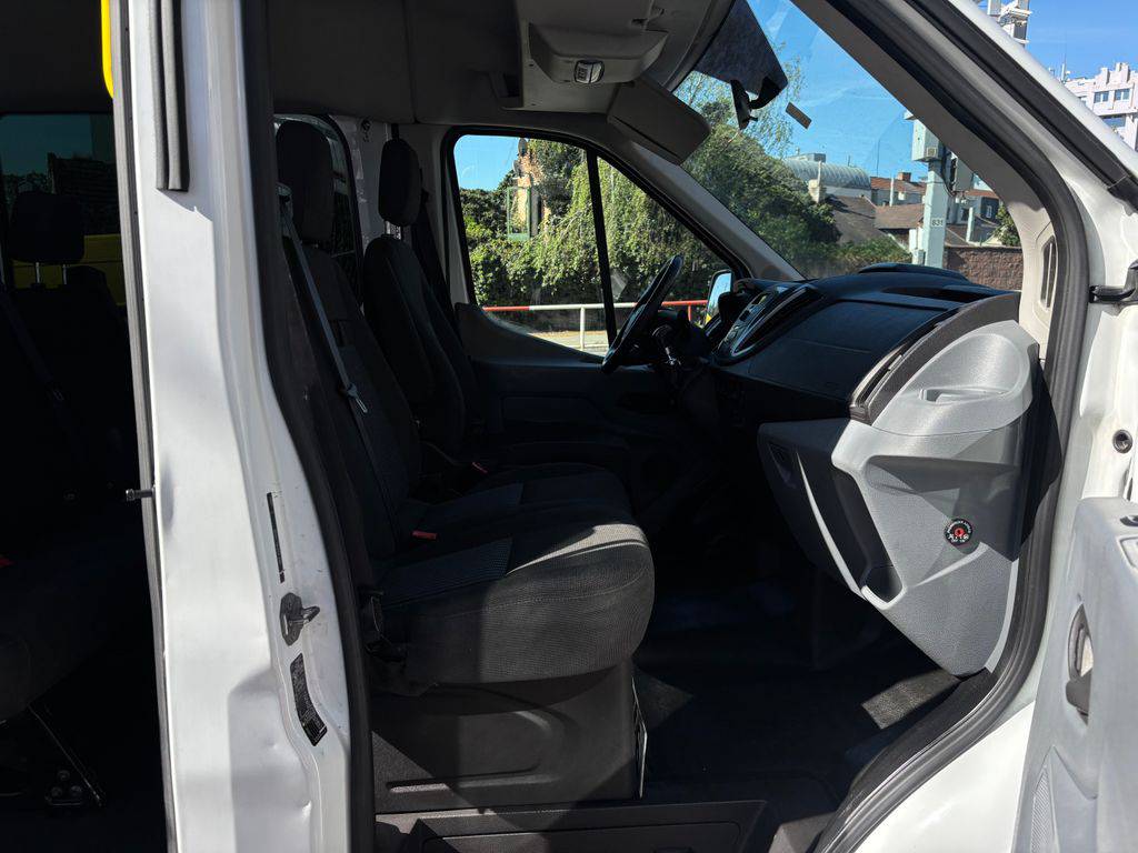 Ford Transit 2.2TDCi-L2H2-9MÍST-DPH-CZ-1MAJ