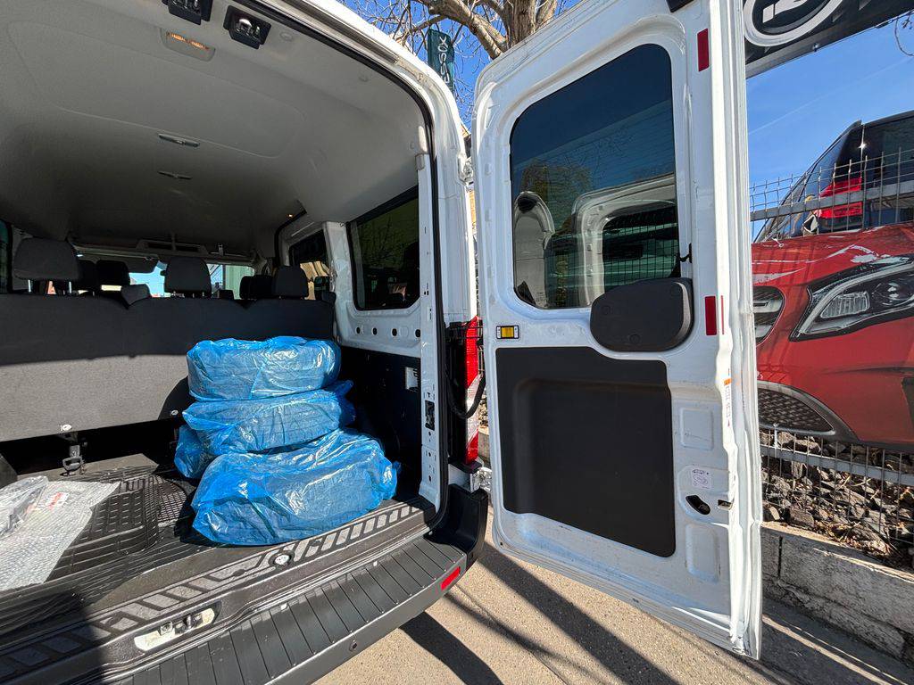 Ford Transit 2.2TDCi-L2H2-9MÍST-DPH-CZ-1MAJ