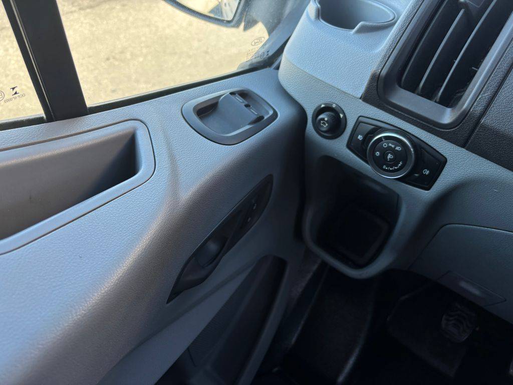 Ford Transit 2.2TDCi-L2H2-9MÍST-DPH-CZ-1MAJ