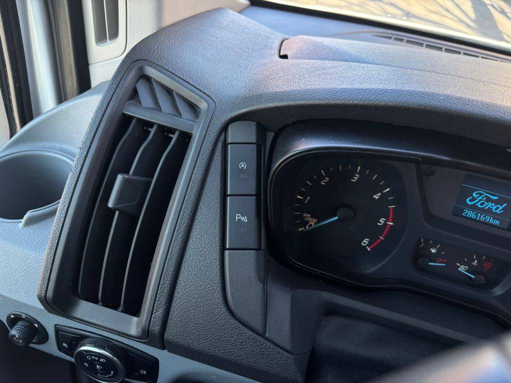 Ford Transit 2.2TDCi-L2H2-9MÍST-DPH-CZ-1MAJ