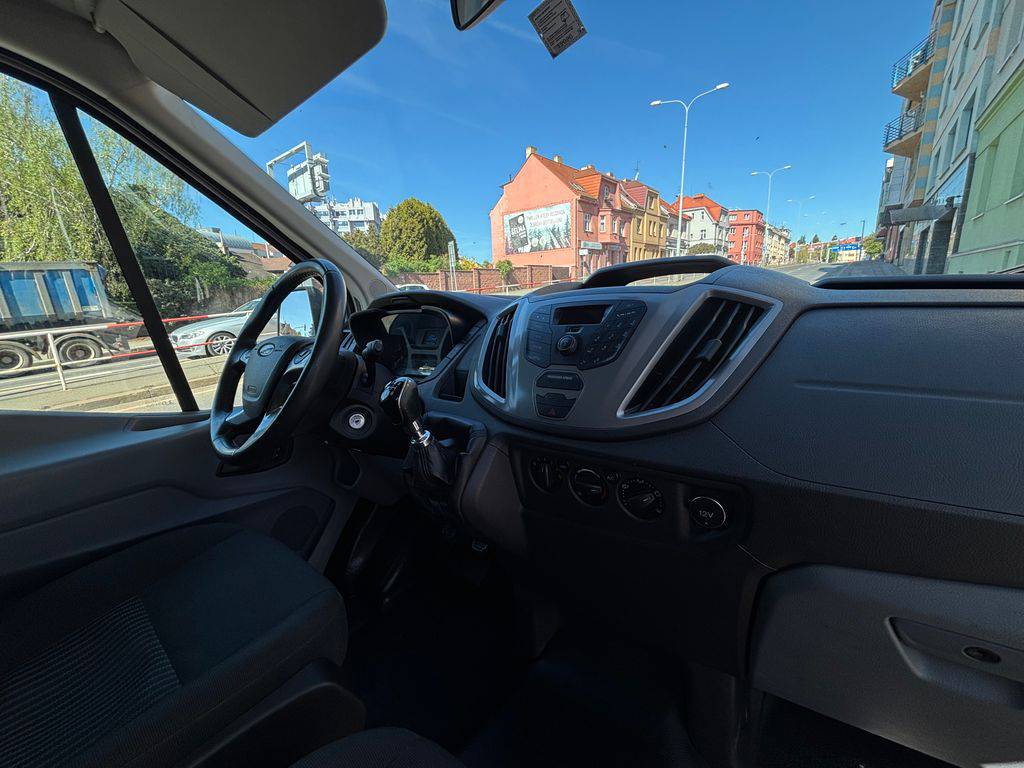 Ford Transit 2.2TDCi-L2H2-9MÍST-DPH-CZ-1MAJ