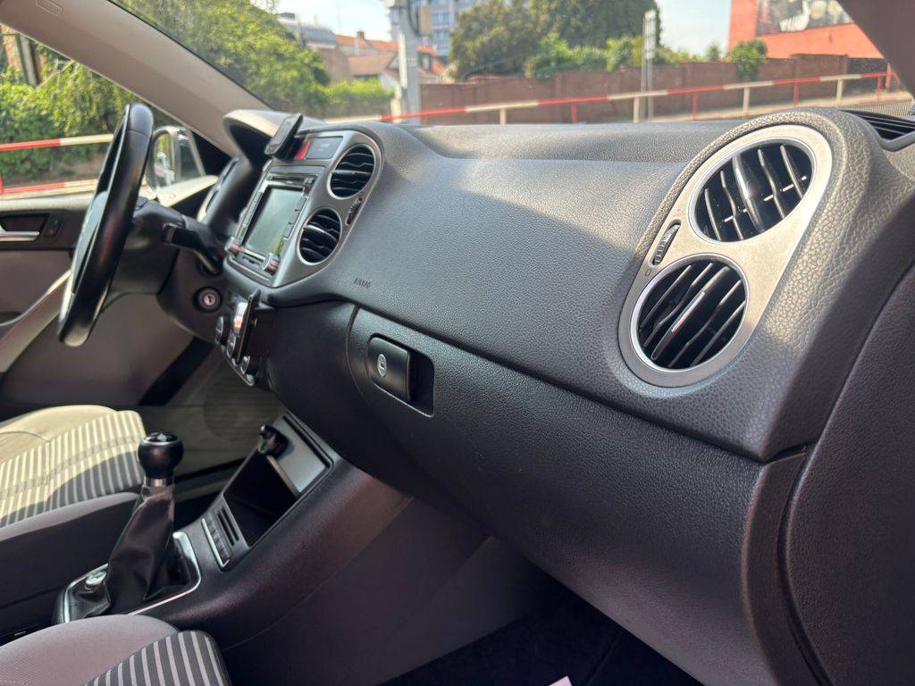 Volkswagen Tiguan 2.0TD/2010/CZ-SPORT-TAŽNÉ-MAN6
