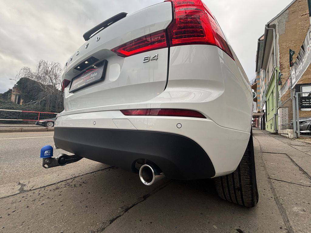 Volvo XC60 B4/2022/1MAJ.AT,TAŽ,MOMENTUM P