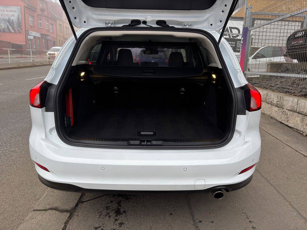 Ford Focus 1.5EB/2023/1MAJ,COOL-ZÁRUKA36