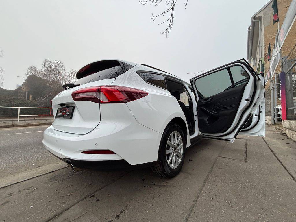 Ford Focus 1.5EB/2023/1MAJ,COOL-ZÁRUKA36