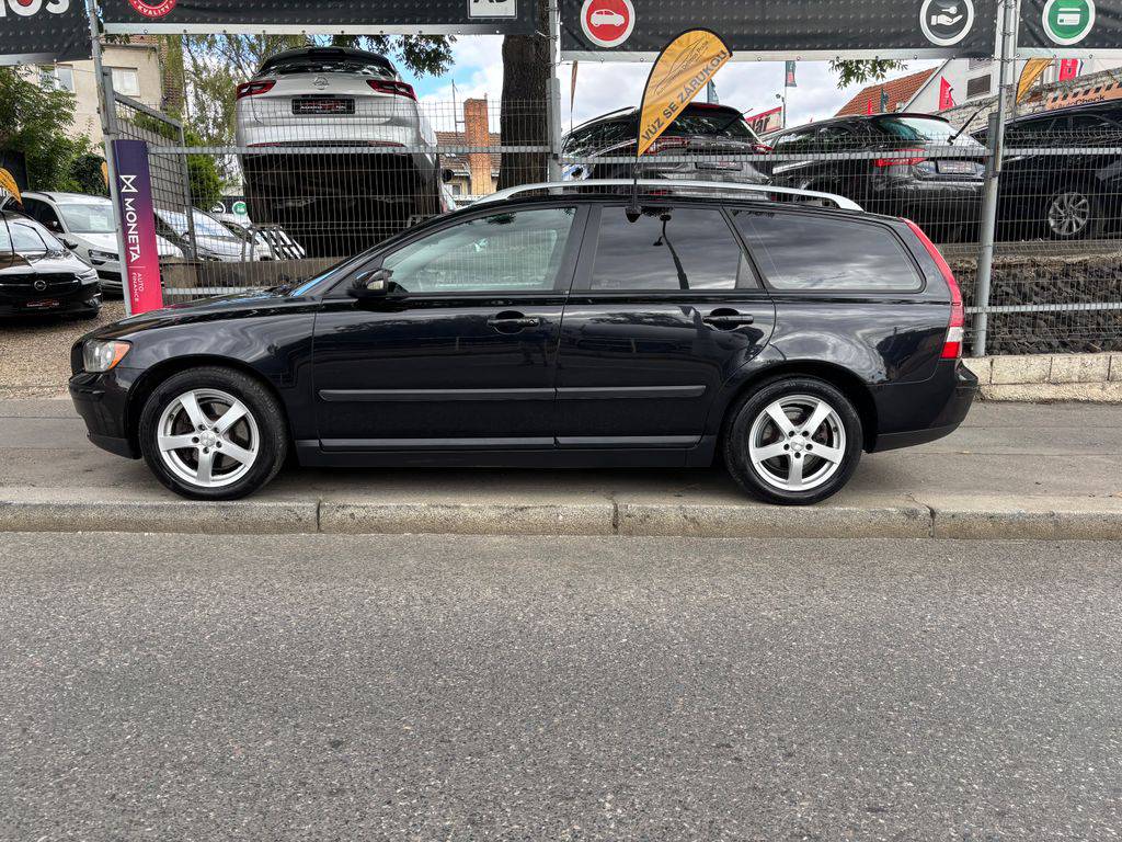 Volvo V50 2.0D/2005/MOMENTUM.MANUÁL.TAŽNÉ