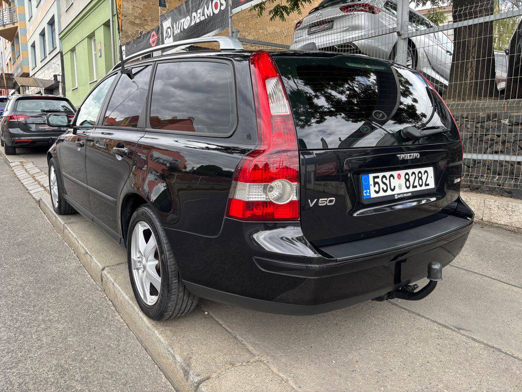 Volvo V50 2.0D/2005/MOMENTUM.MANUÁL.TAŽNÉ