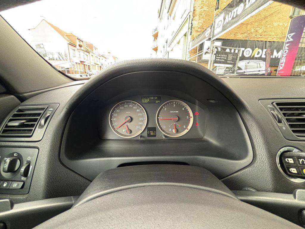 Volvo V50 2.0D/2005/MOMENTUM.MANUÁL.TAŽNÉ