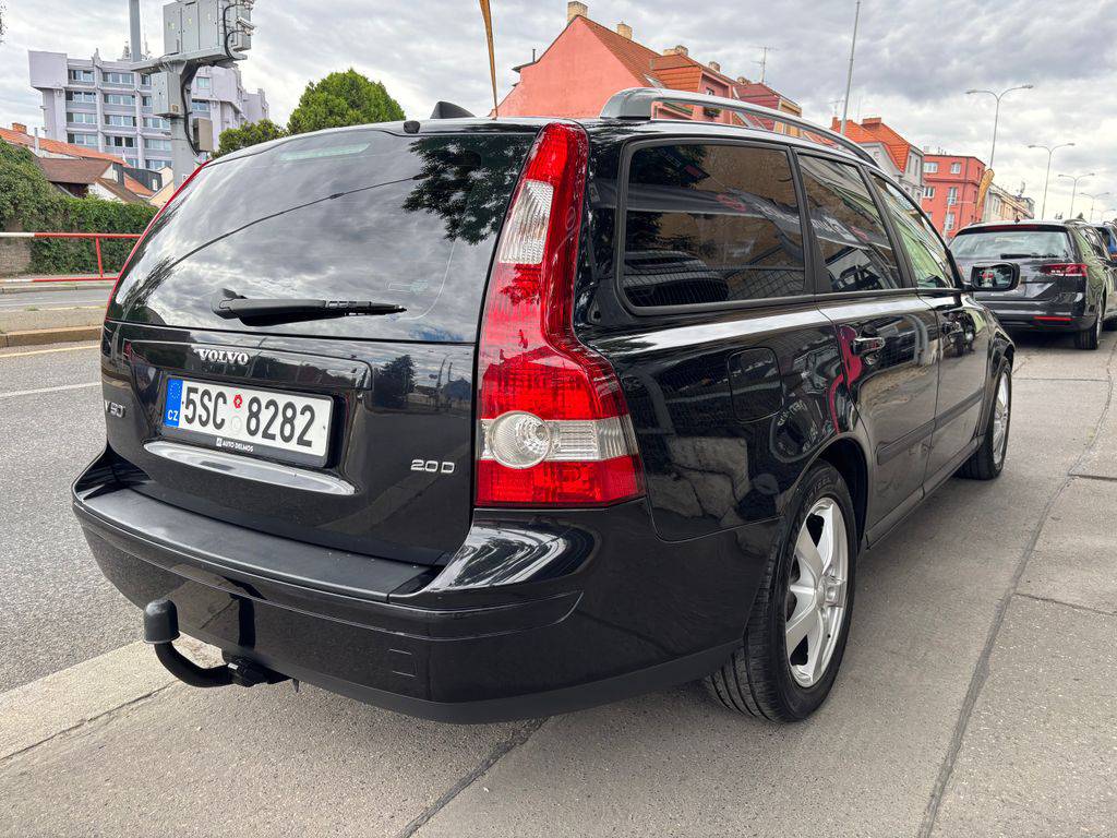 Volvo V50 2.0D/2005/MOMENTUM.MANUÁL.TAŽNÉ