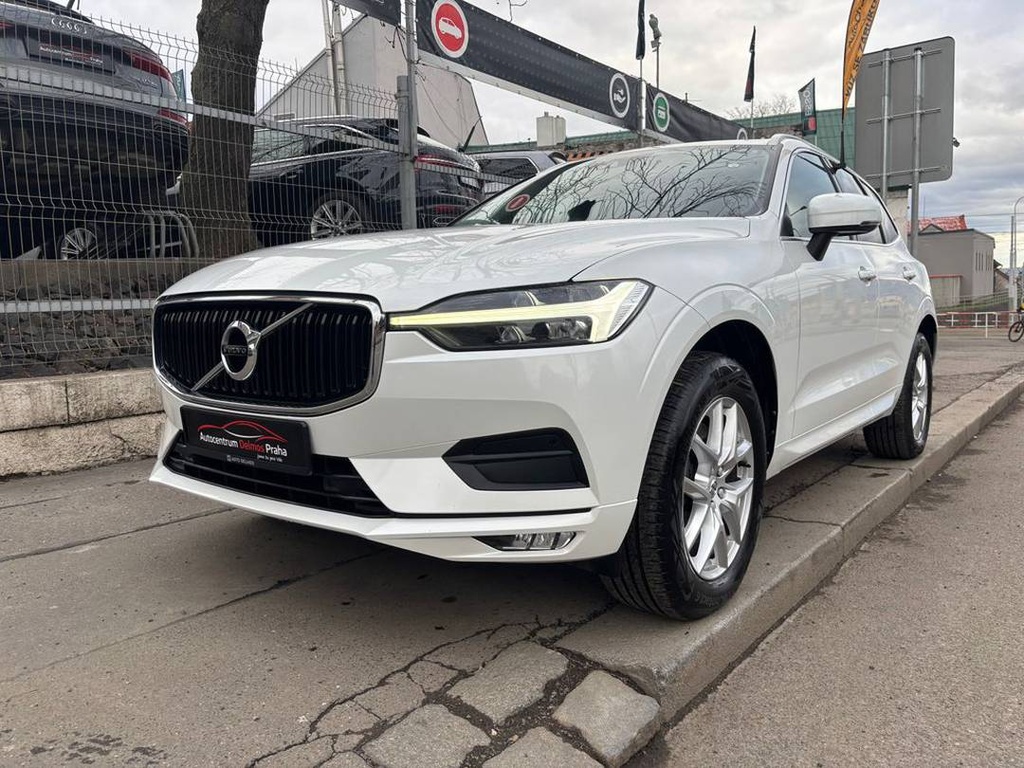 Volvo XC60 B4/2022/1MAJ.AT,TAŽ,MOMENTUM P